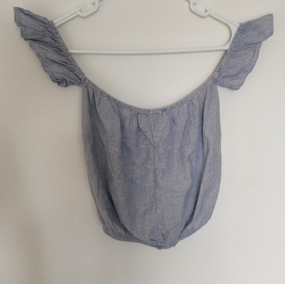 Brandy Melville Beccah off the shoulder crop top - Picture 3 of 8